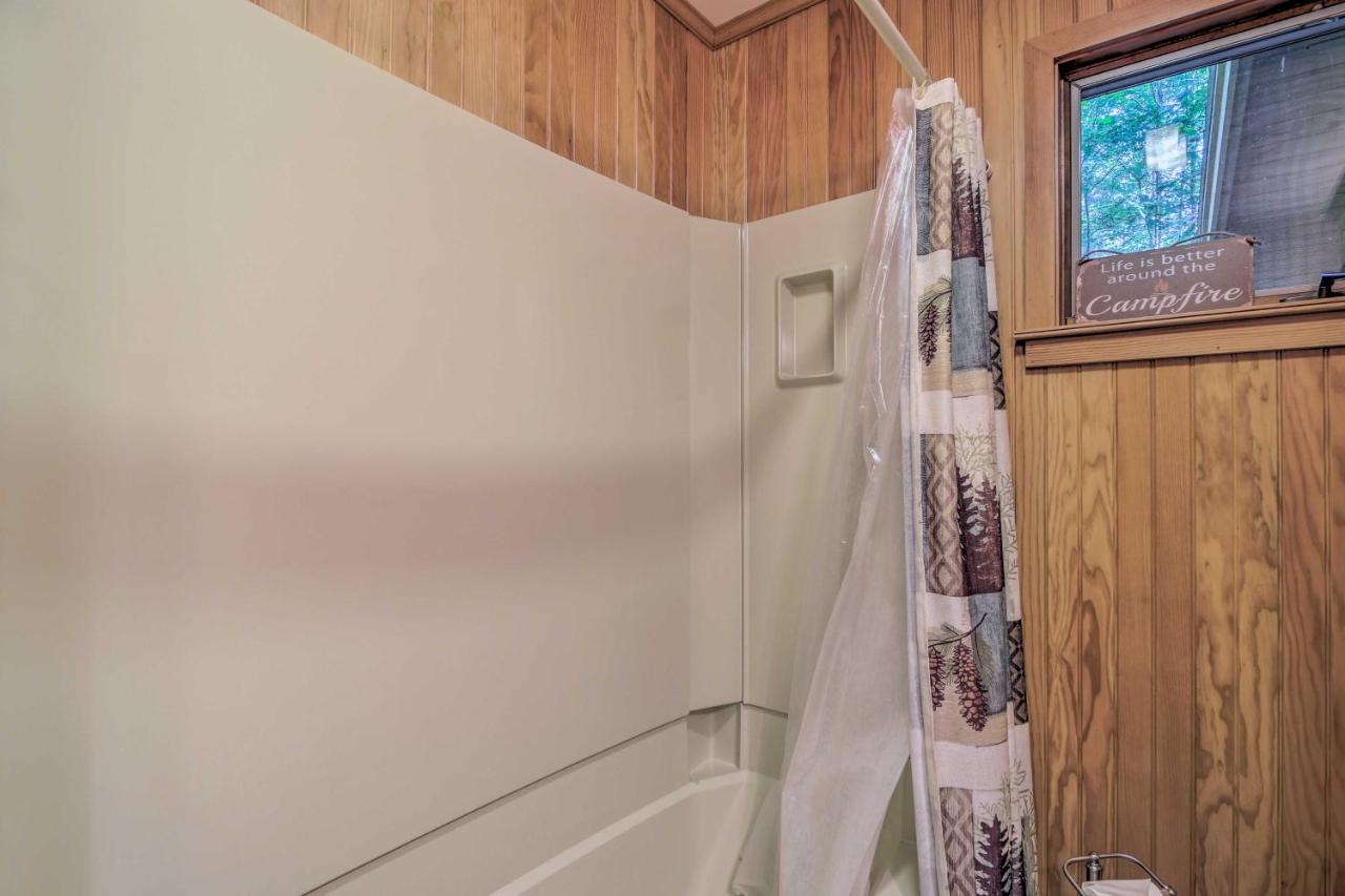 Cozy Adirondacks Cabin Walk To Lake Eaton! Jay Exterior photo