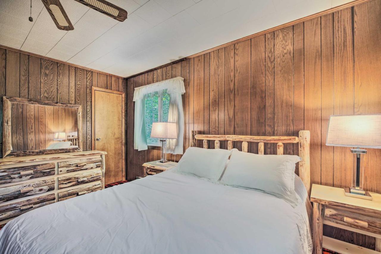 Cozy Adirondacks Cabin Walk To Lake Eaton! Jay Exterior photo