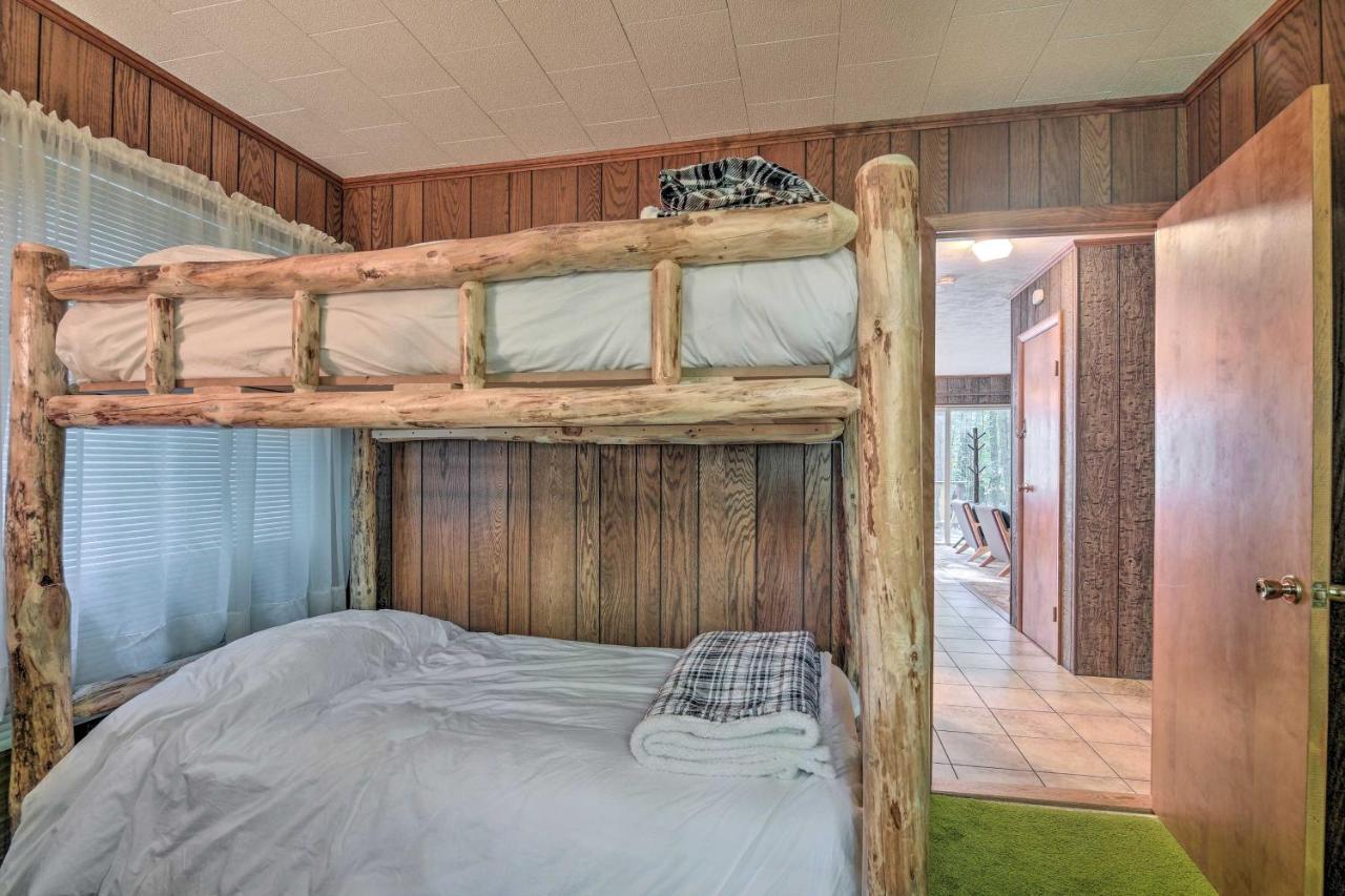 Cozy Adirondacks Cabin Walk To Lake Eaton! Jay Exterior photo